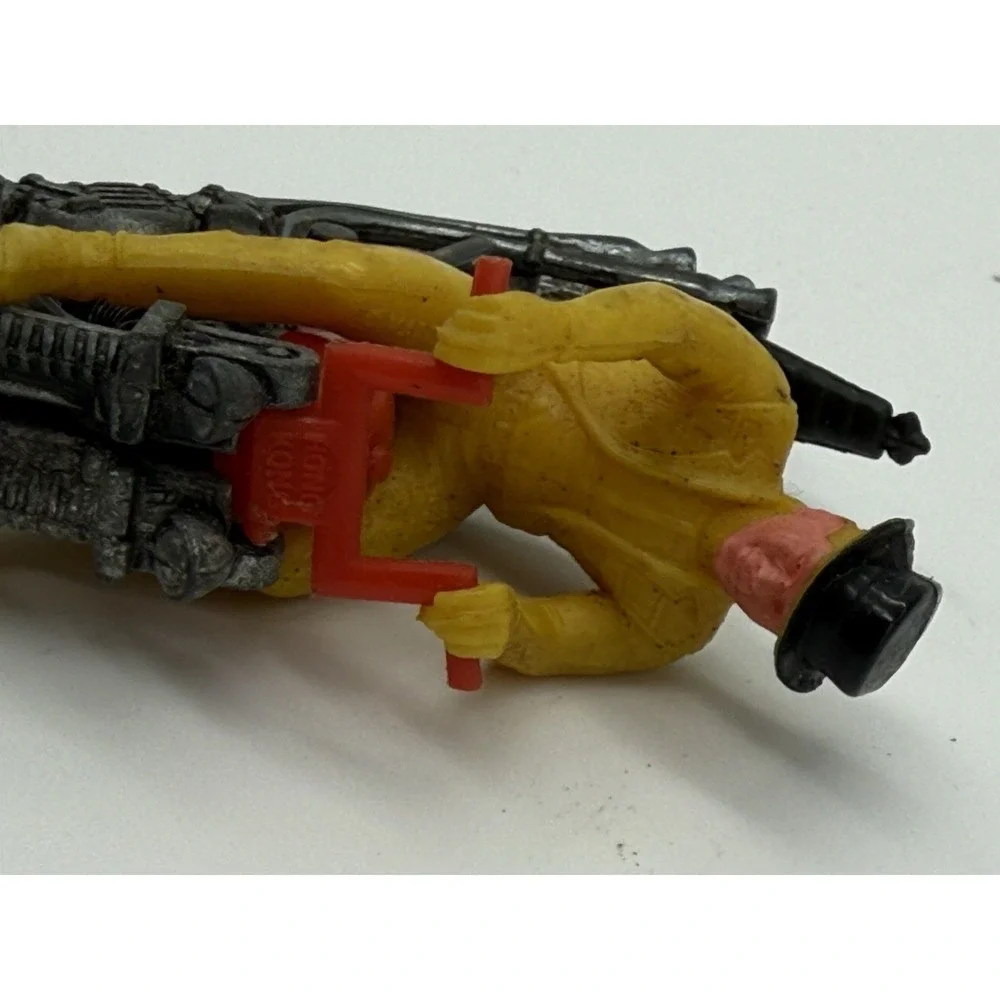 Hot Wheels Rrrumblers Mean Machine‎ Red/ Black W/ Yellow Rider w/Hat 1971